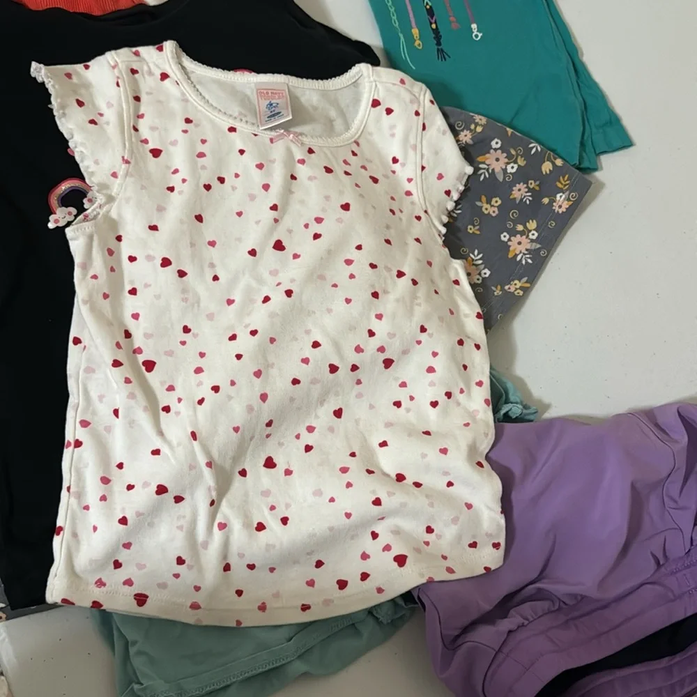 Bundle of a lot of girl shorts and shirts/tank tops 13 pieces - Picture 10 of 12